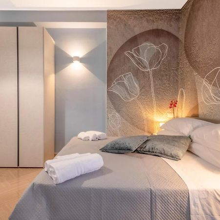 City Gate - Luxury Suites Барі Екстер'єр фото