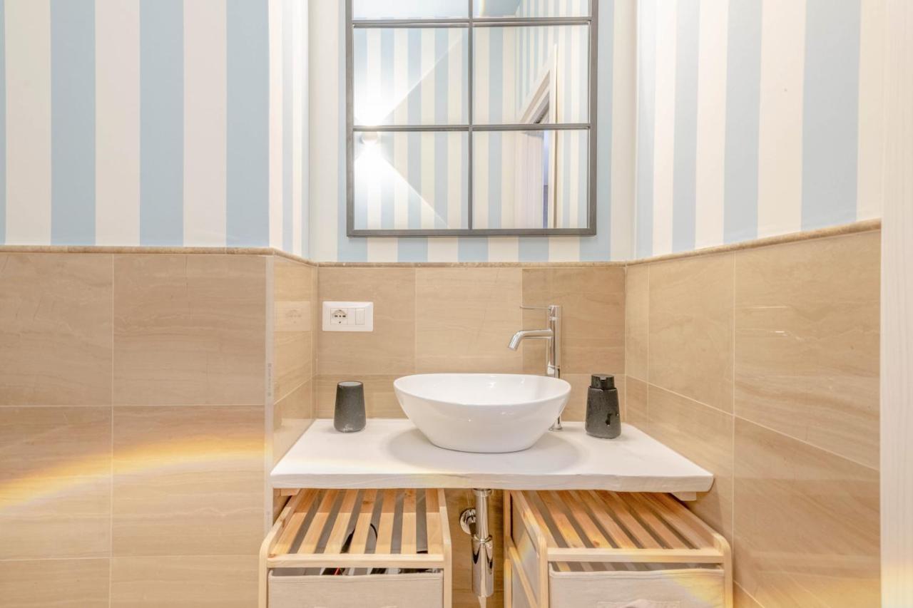 City Gate - Luxury Suites Барі Екстер'єр фото