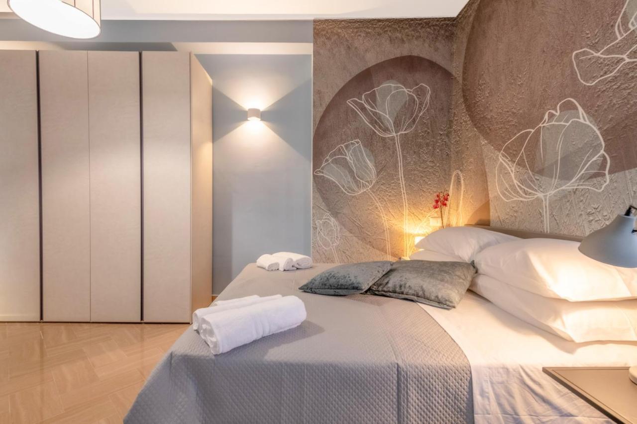 City Gate - Luxury Suites Барі Екстер'єр фото