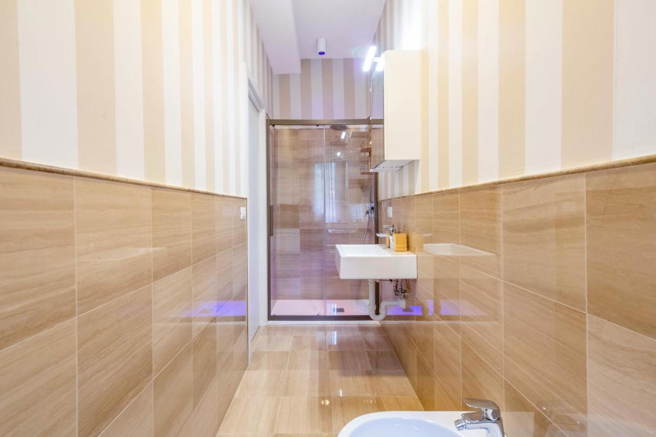 City Gate - Luxury Suites Барі Екстер'єр фото