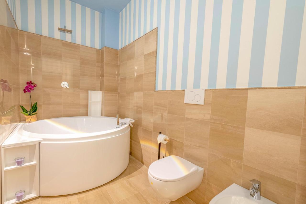 City Gate - Luxury Suites Барі Екстер'єр фото